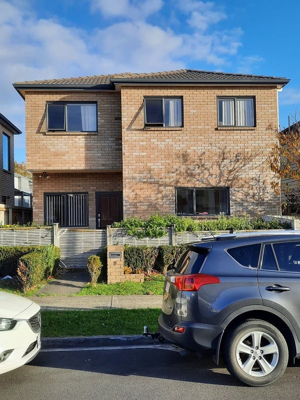9 Agapanthus Place, Flat Bush, Auckland - Carousel 2