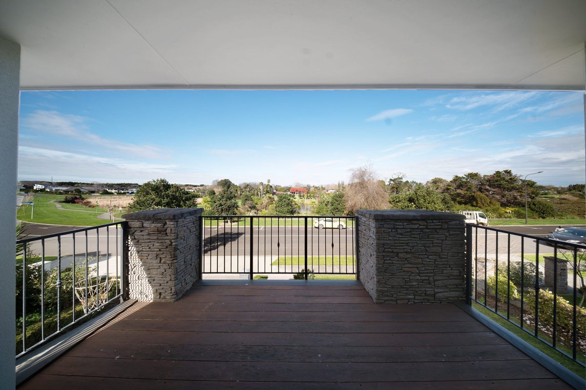 85 Capriana Drive, Karaka, Papakura - Carousel 2