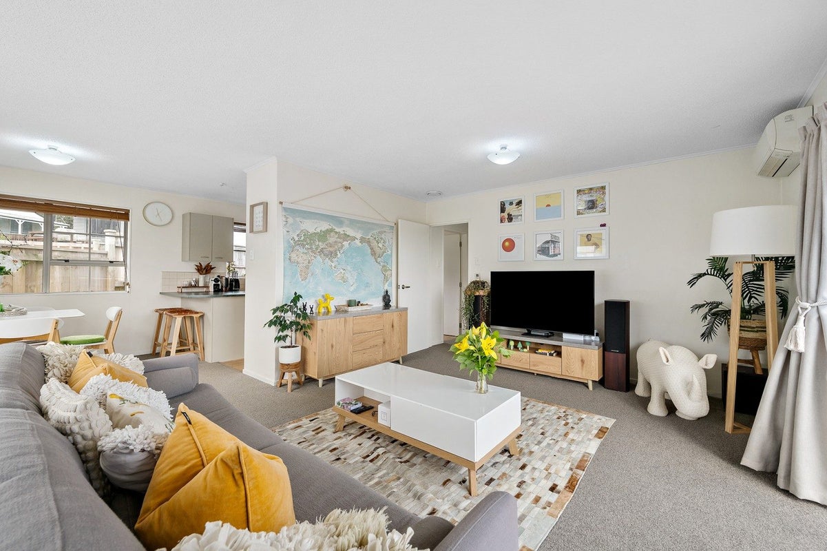 10 Pimlico Place, Newlands, Wellington - Carousel 1
