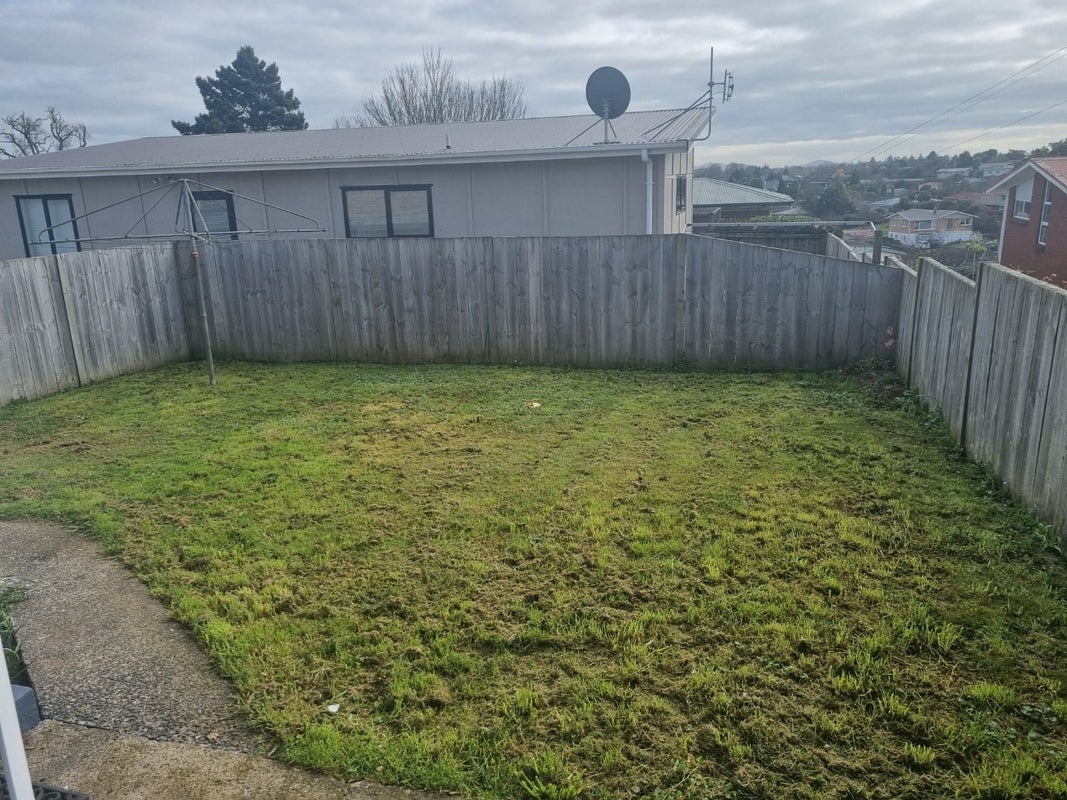 325 Cobham Drive, Hillcrest, Hamilton - Carousel 2