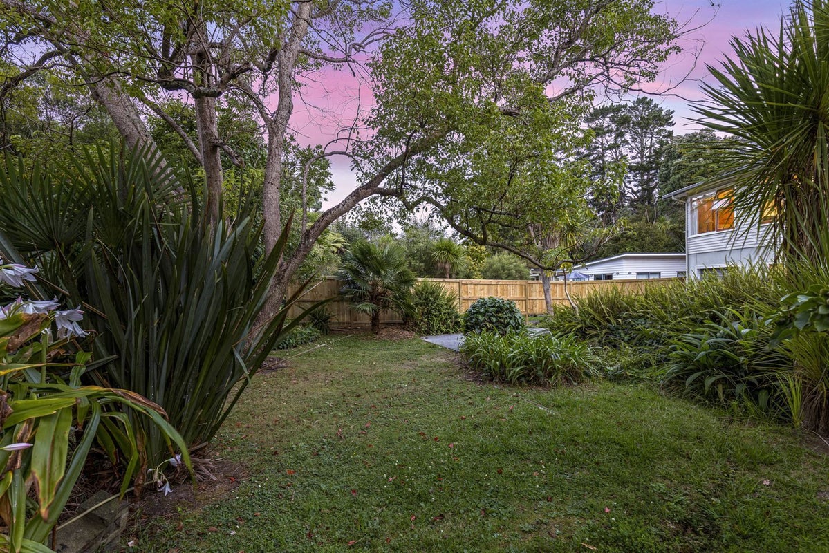 78 Braemar Road, Castor Bay, Auckland - Carousel 2