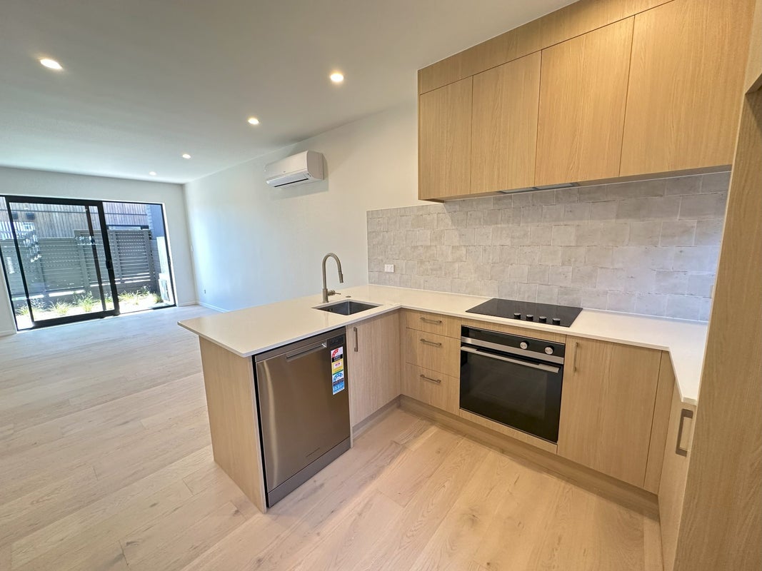 73A Roberta Avenue, Glendowie, Auckland - Carousel 1