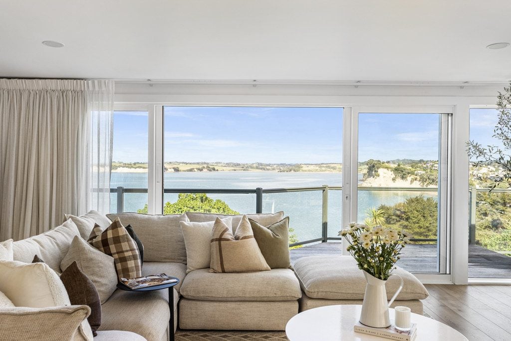 785 Whangaparaoa Road, Manly, Whangaparaoa - Carousel 2