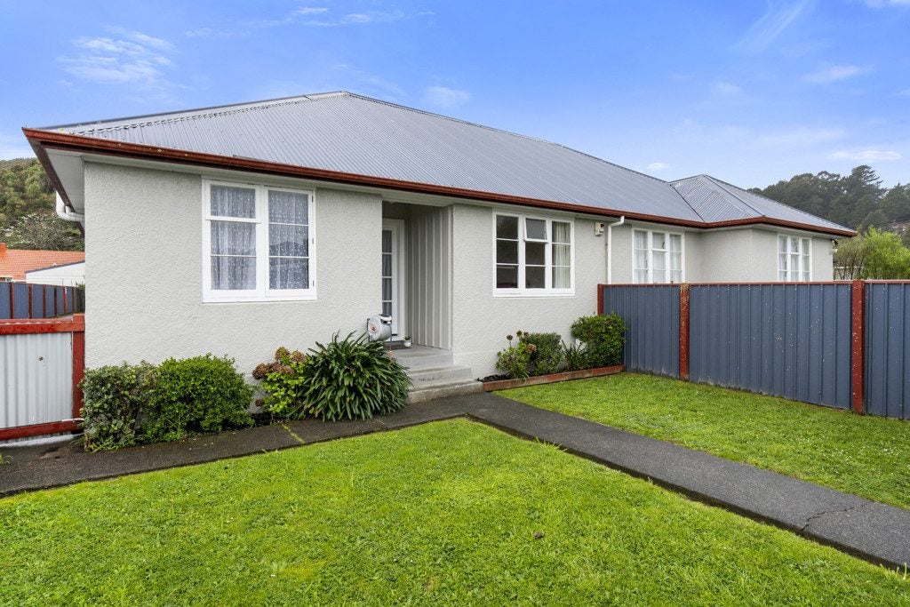 1/96 Hewer Crescent, Naenae, Lower Hutt - Carousel 1