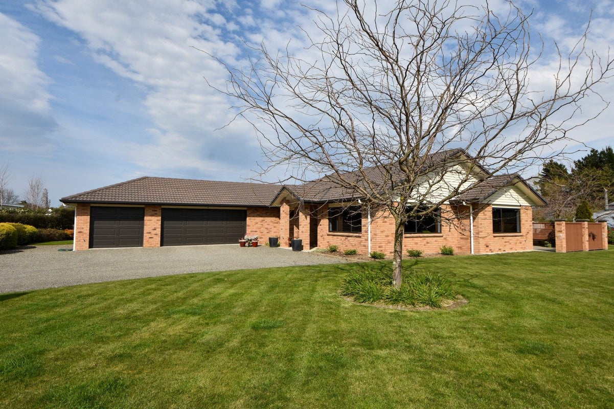 5 The Glade, Carterton - Carousel 25