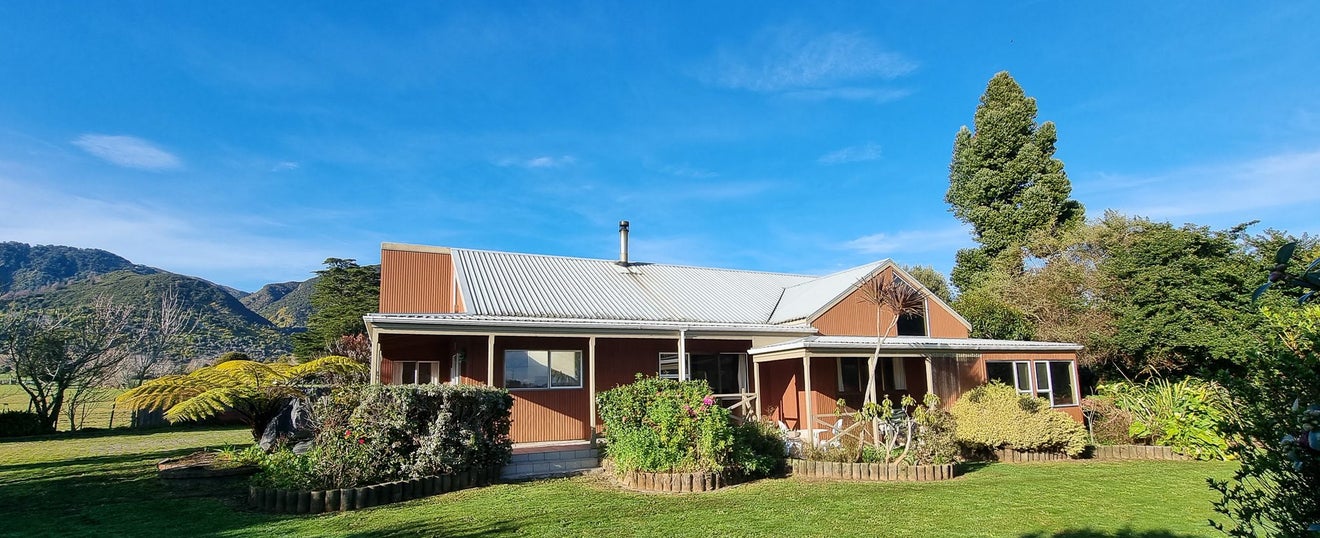 648 Abel Tasman Drive, Takaka - Carousel 1