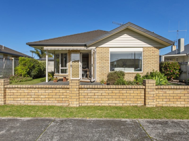 21 Pemberton Crescent, Greerton, Tauranga - Carousel 17