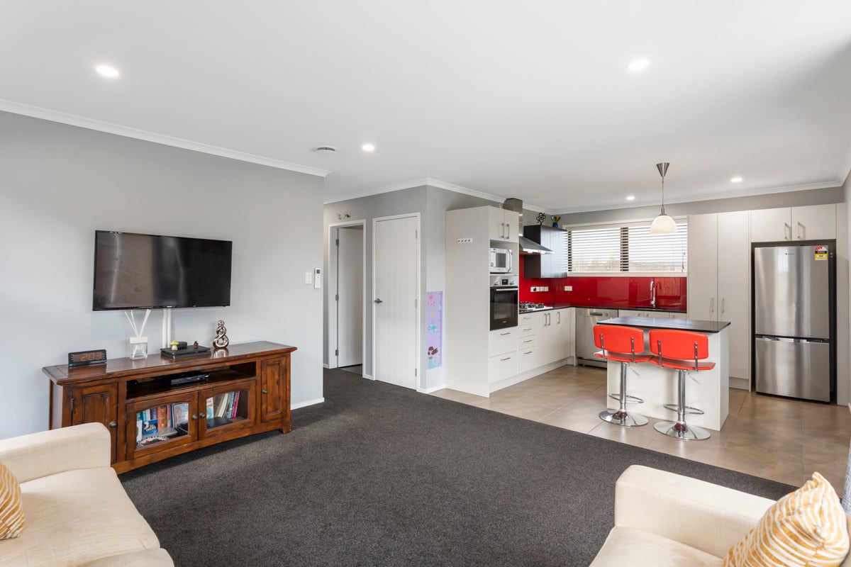 25 Survila Street, Takanini, Auckland - Carousel 1