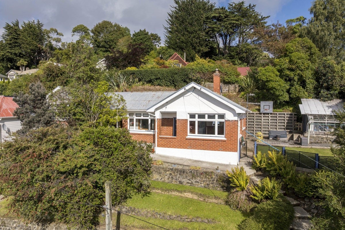 44 Peter Street, Caversham, Dunedin - Carousel 1