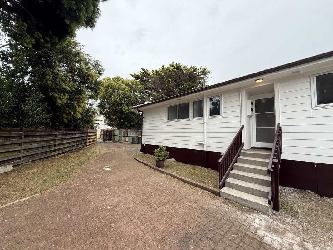 20 Becker Drive, Weymouth, Auckland - Carousel 2