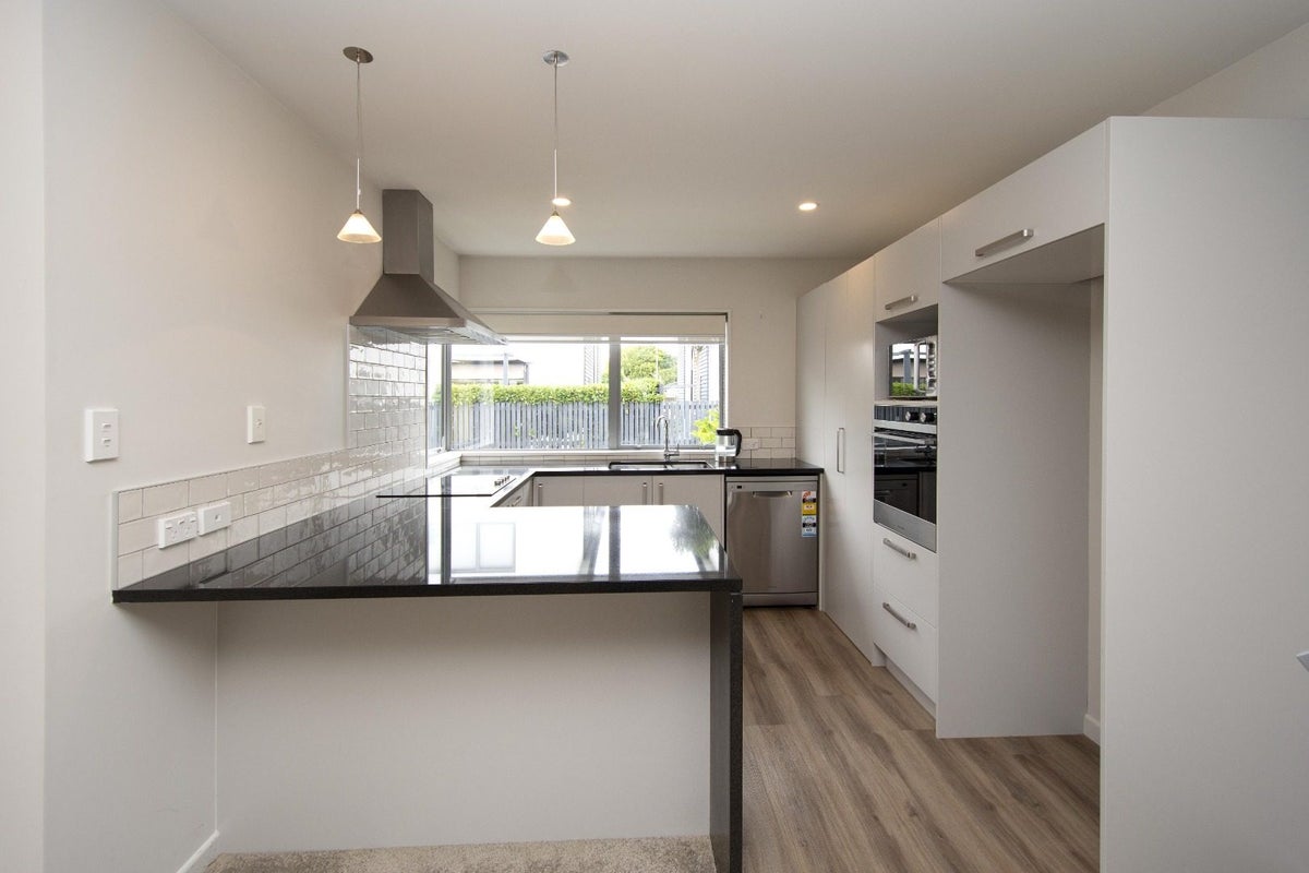 5 Longueval Lane, Broomfield, Christchurch - Carousel 2