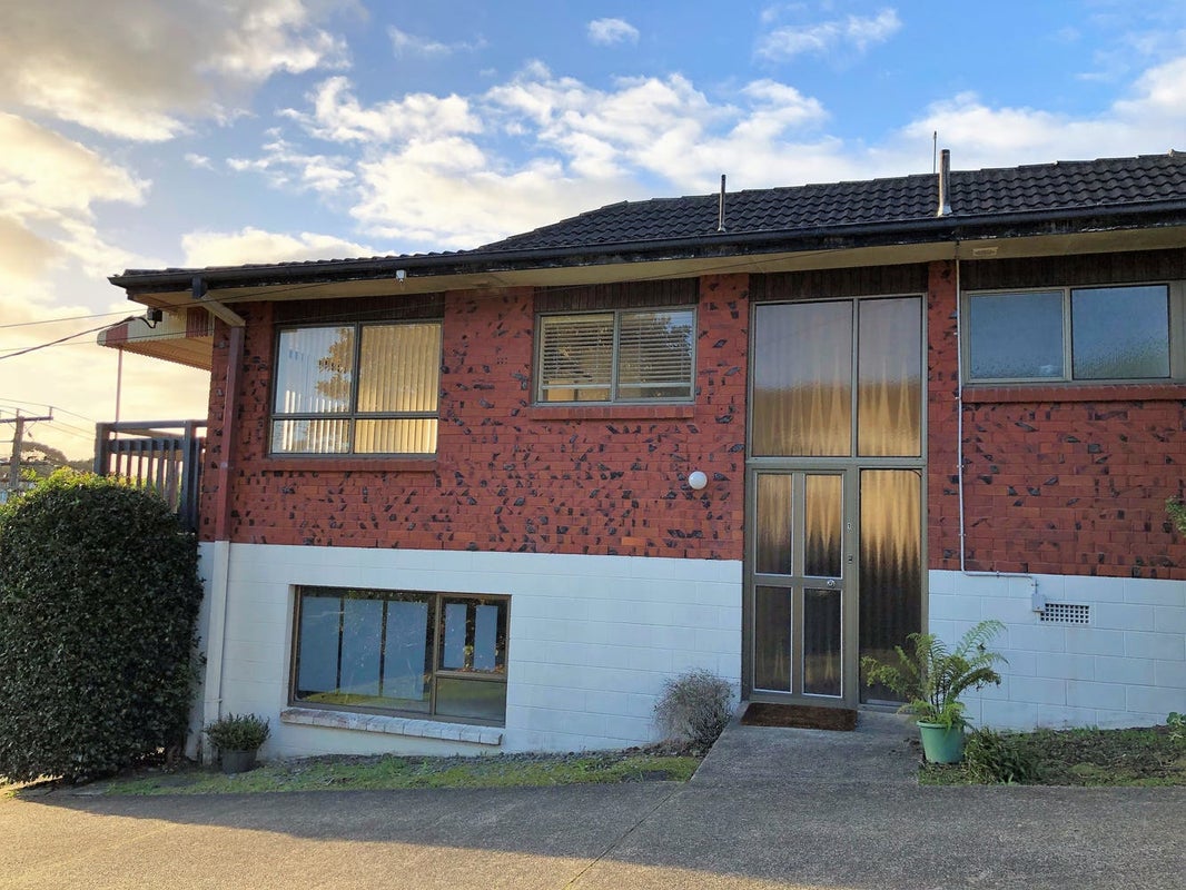 1/723 Beach Road, Browns Bay, Auckland - Carousel 1