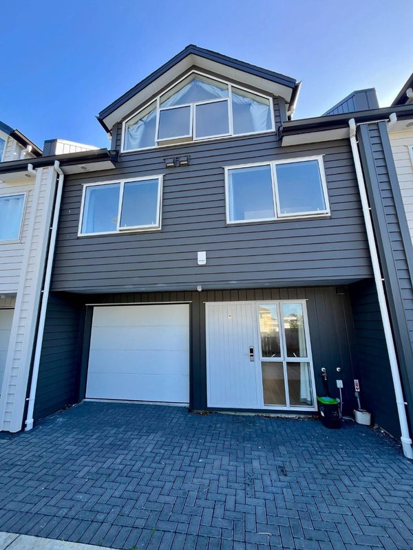 36E Kawiti Avenue, Point England, Auckland - Carousel 1