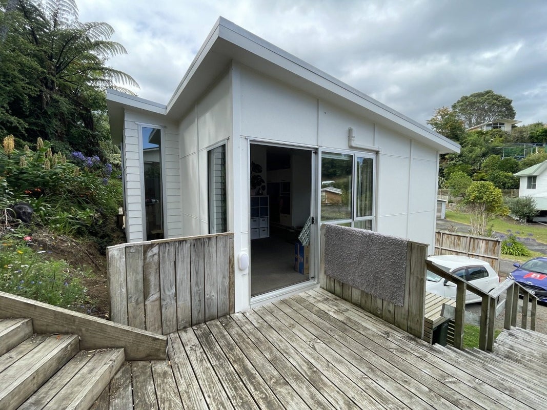 12 Nevada Drive, Merrilands, New Plymouth - Carousel 1