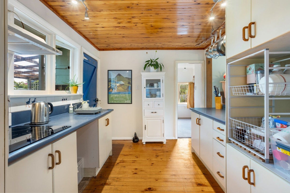 6 The Terrace, Warrington, Waikouaiti - Carousel 2