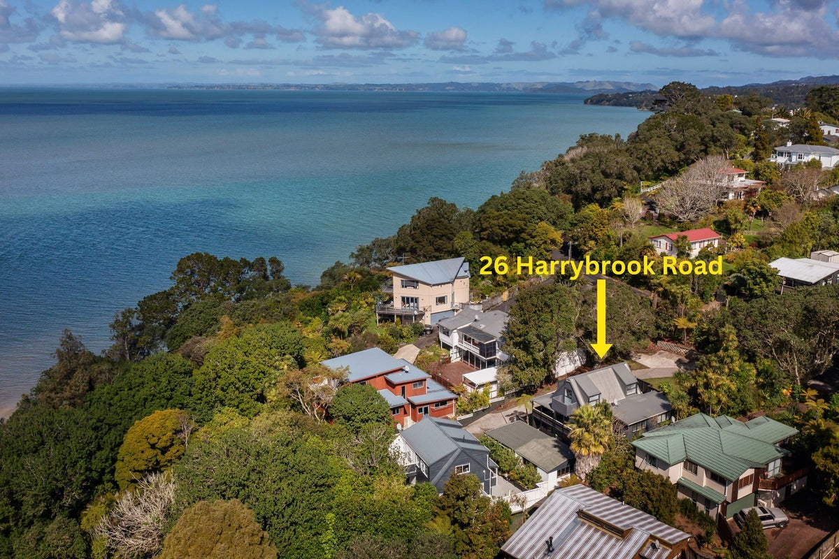 26 Harrybrook Road, Green Bay, Auckland - Carousel 2