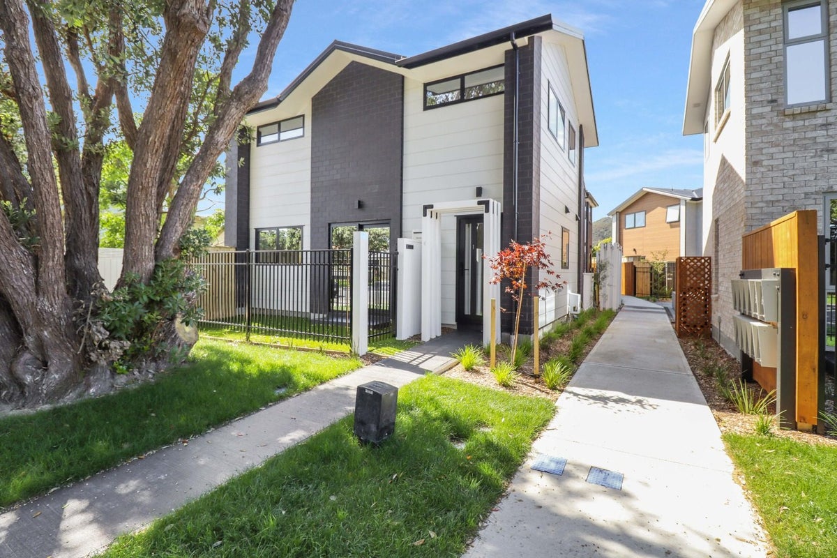1/4 Collingwood Street, Waterloo, Lower Hutt - Carousel 15