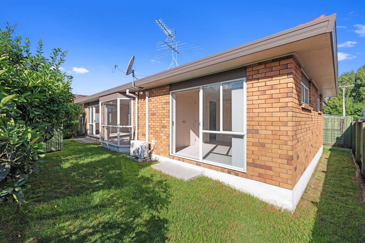 2/16 King Street, Papatoetoe, Auckland - Carousel 2