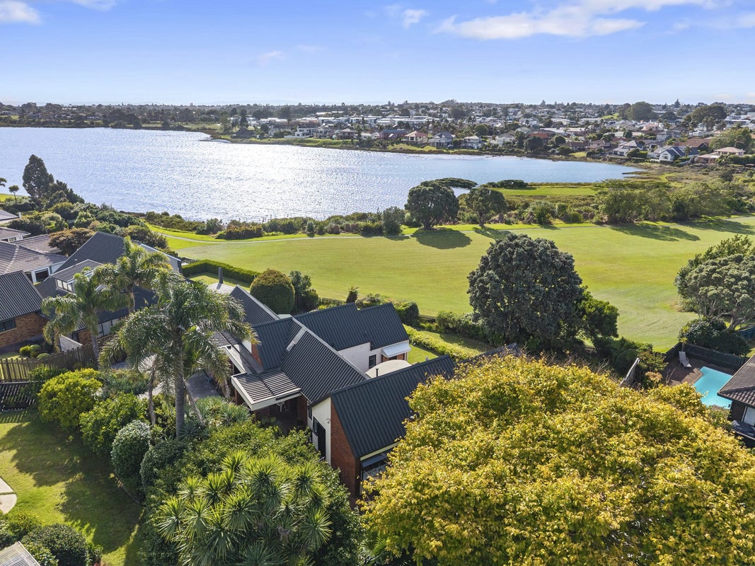 10 Neralee Court, Conifer Grove, Takanini - Carousel 35