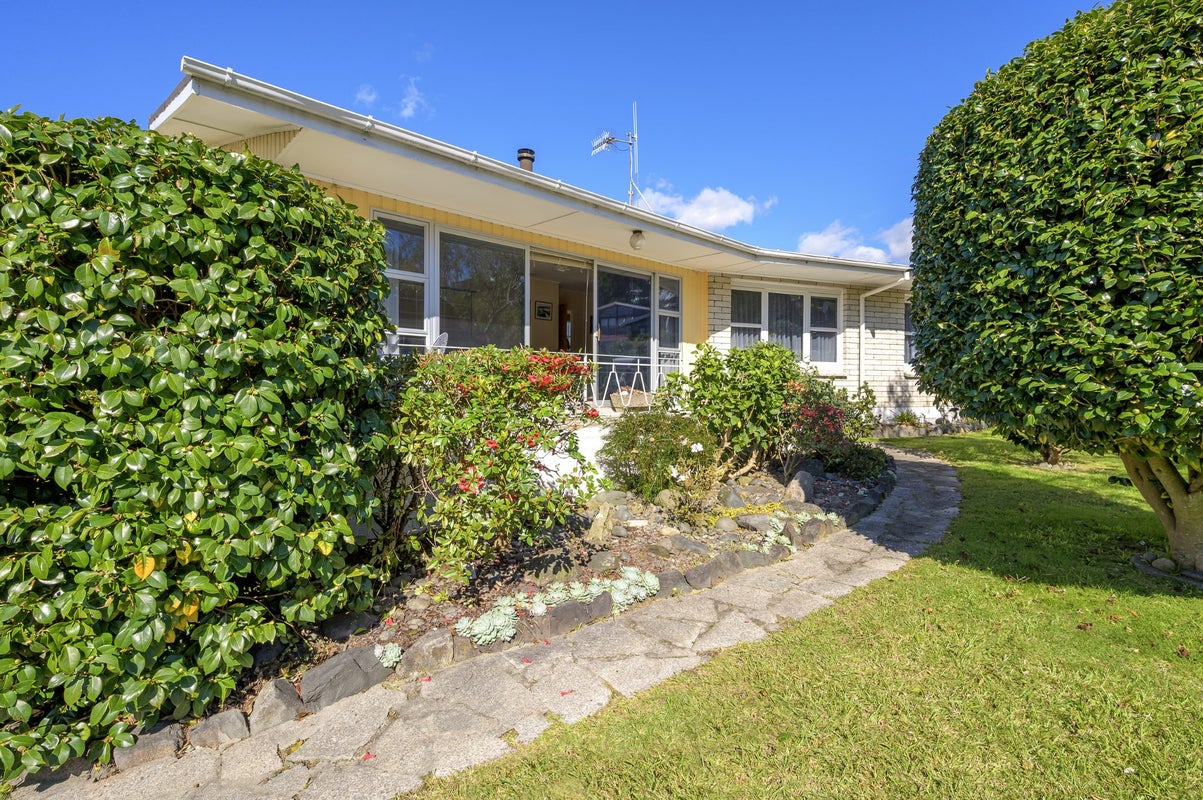 27 Balmoral Terrace, Otumoetai, Tauranga - Carousel 1