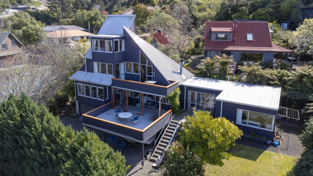 16 Brunette Drive, Acacia Bay, Taupo - Carousel 1