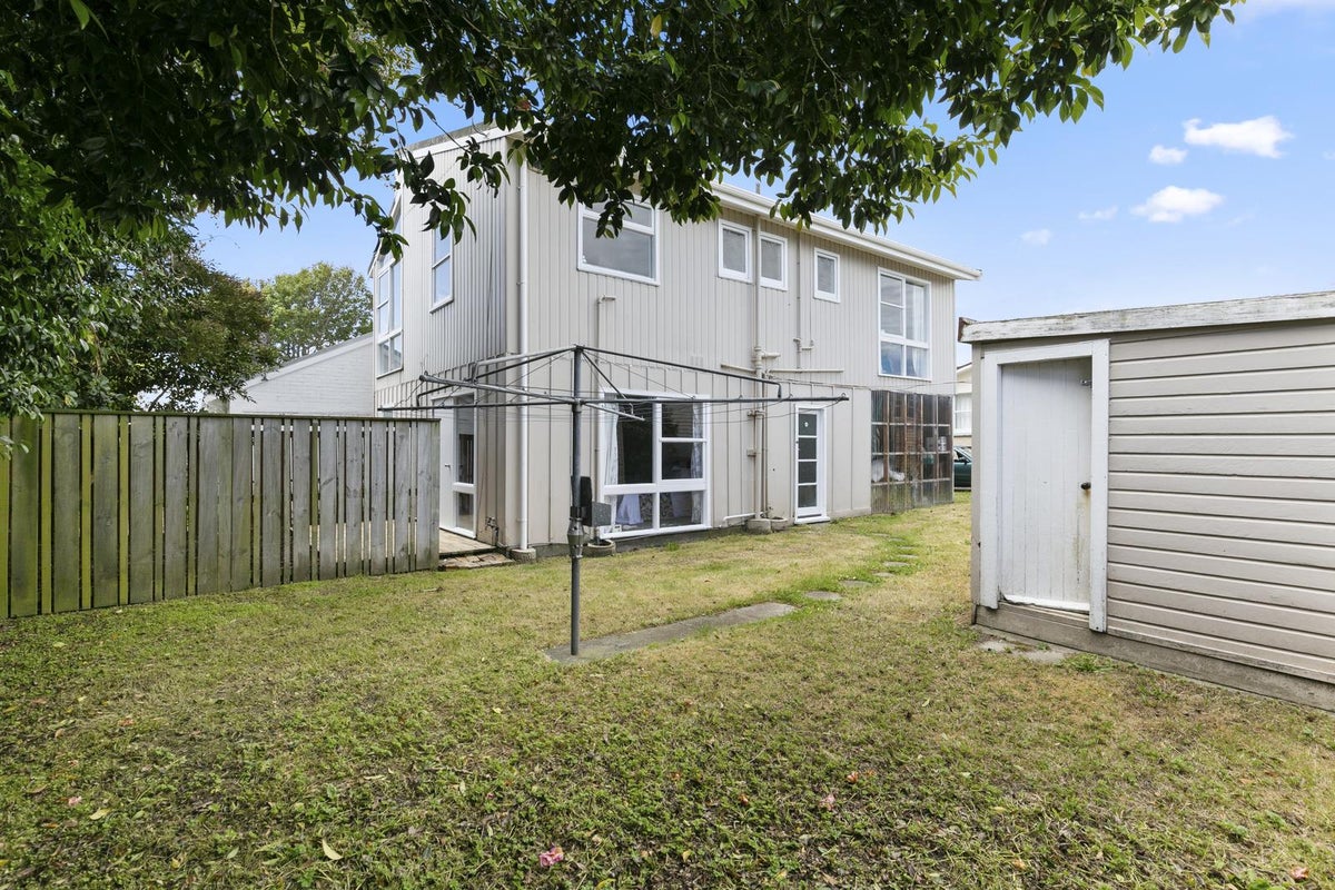 18A Barraud ST, AVALON, LOWER HUTT - Carousel 18