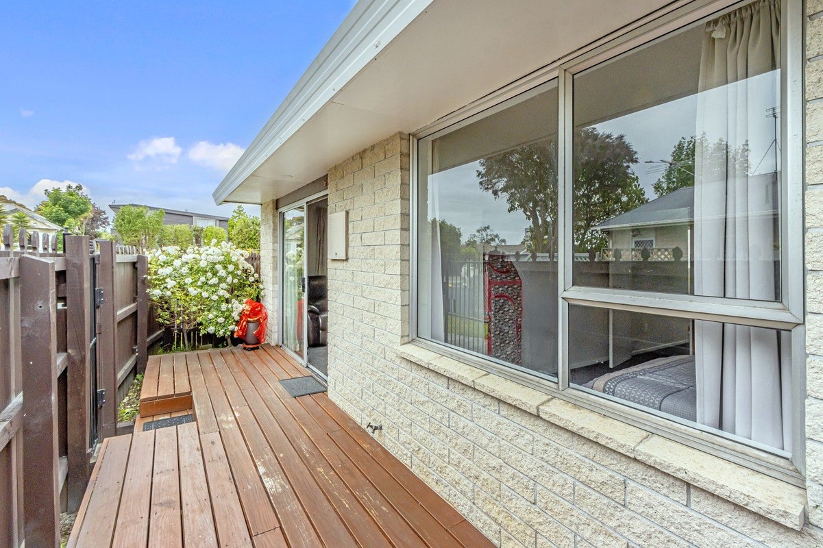 1/19 Whitmore Street, Edgeware, Christchurch - Carousel 2