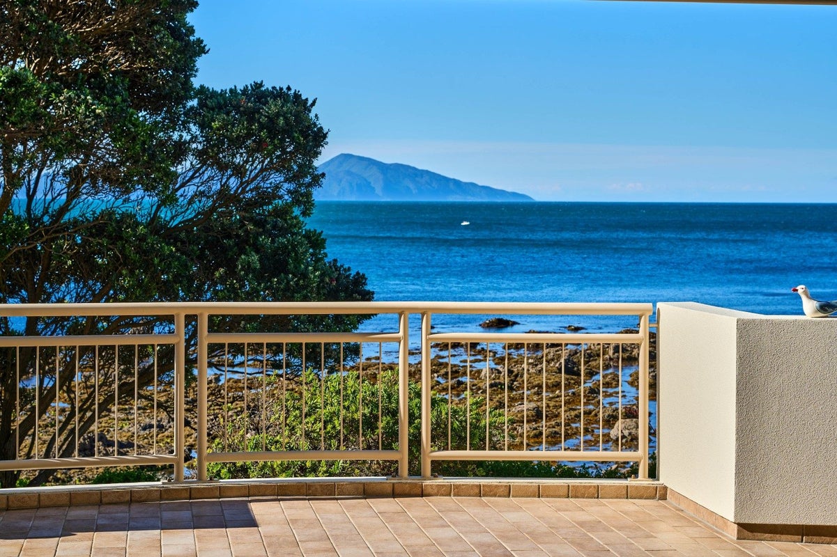 3 Ocean Parade, Pukerua Bay, Porirua - Carousel 1