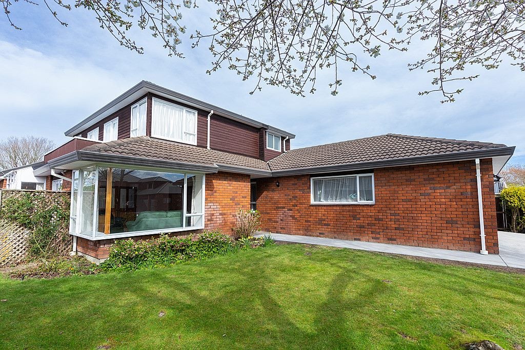 15 Hatfield Place, Avonhead, Christchurch - Carousel 1