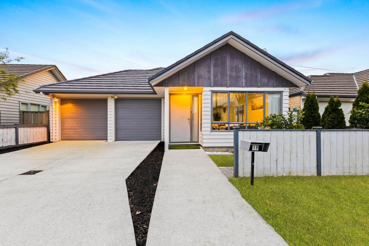 19 Kotuku Crescent, Takanini, Papakura, Auckland - Carousel 1