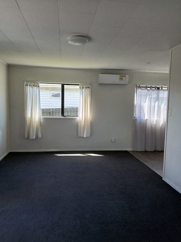 2/12 Melleray Place, Randwick Park, Auckland - Carousel 2