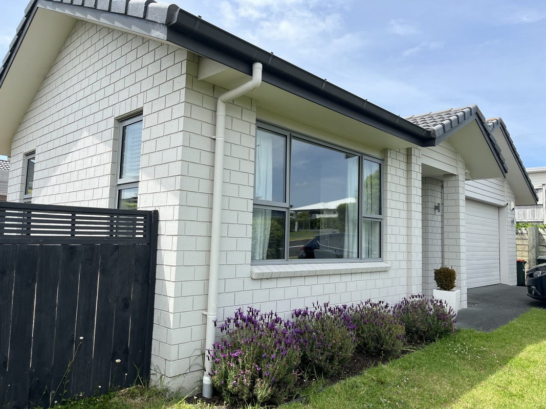 7 Kibblewhite Avenue, Beachlands, Auckland - Carousel 2