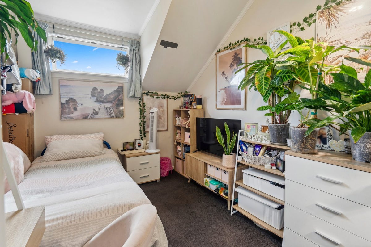55 Hewer Crescent, Naenae, Lower Hutt - Carousel 2