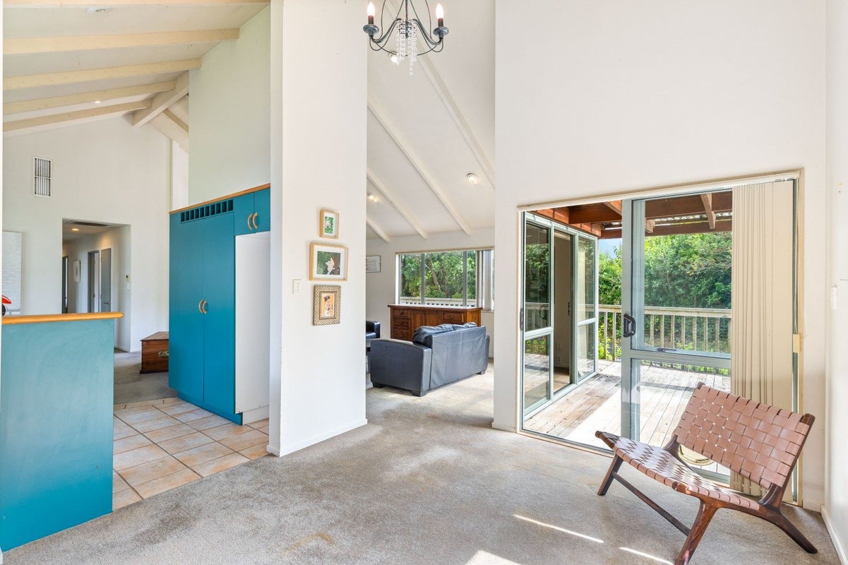 90A Atkinson Road, Titirangi, Auckland - Carousel 1