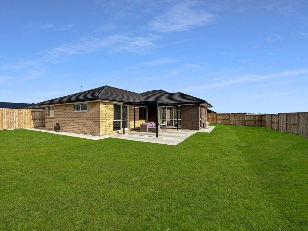 74 Atlantic Drive, Fitzherbert, Palmerston North - Carousel 12
