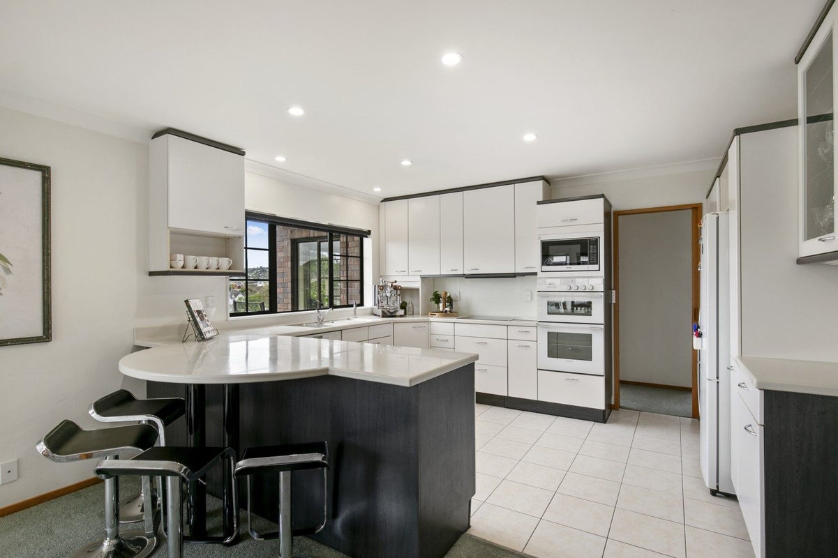 145 Westchester Drive, Churton Park, Wellington - Carousel 2