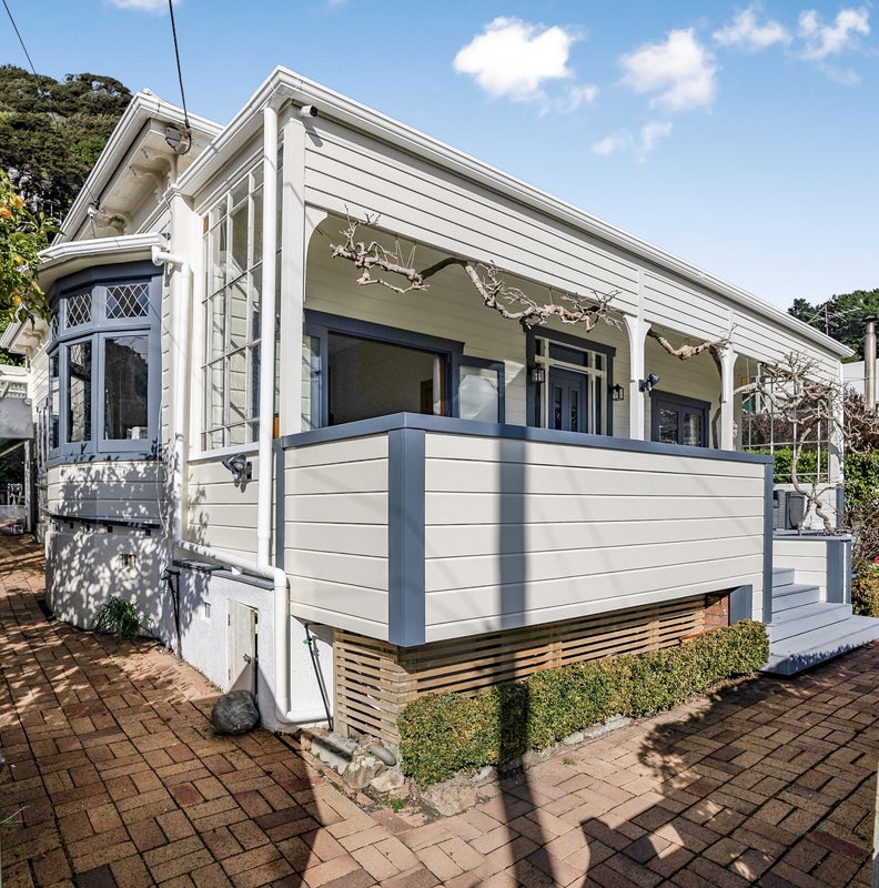 16 Mahoe Street, Eastbourne, Lower Hutt - Carousel 2