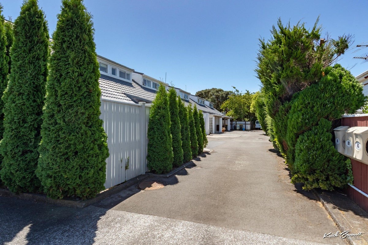 2/8 Wai-iti Crescent, Woburn, Lower Hutt - Carousel 1
