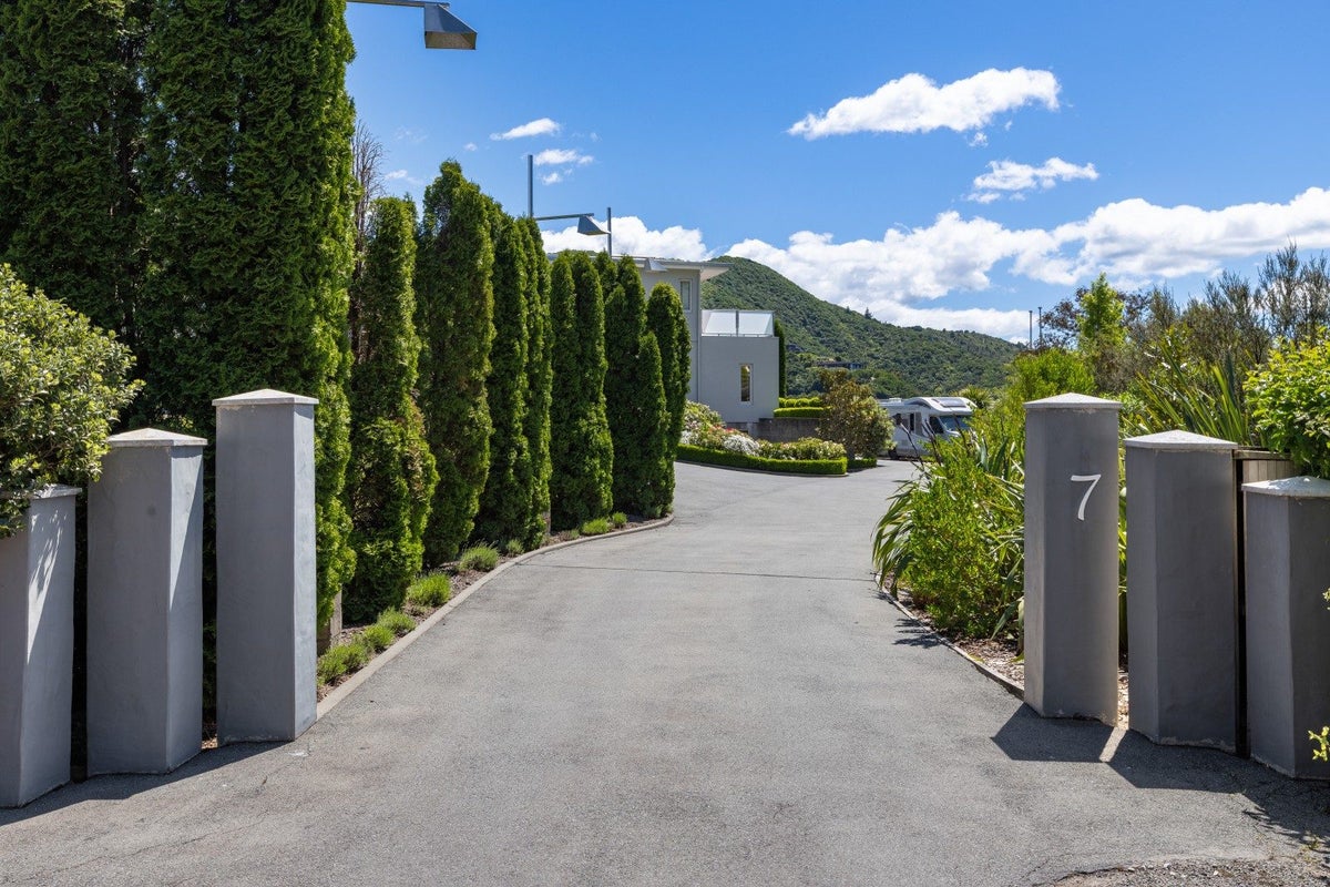 7 Wilkes Way, Waikawa, Picton - Carousel 50