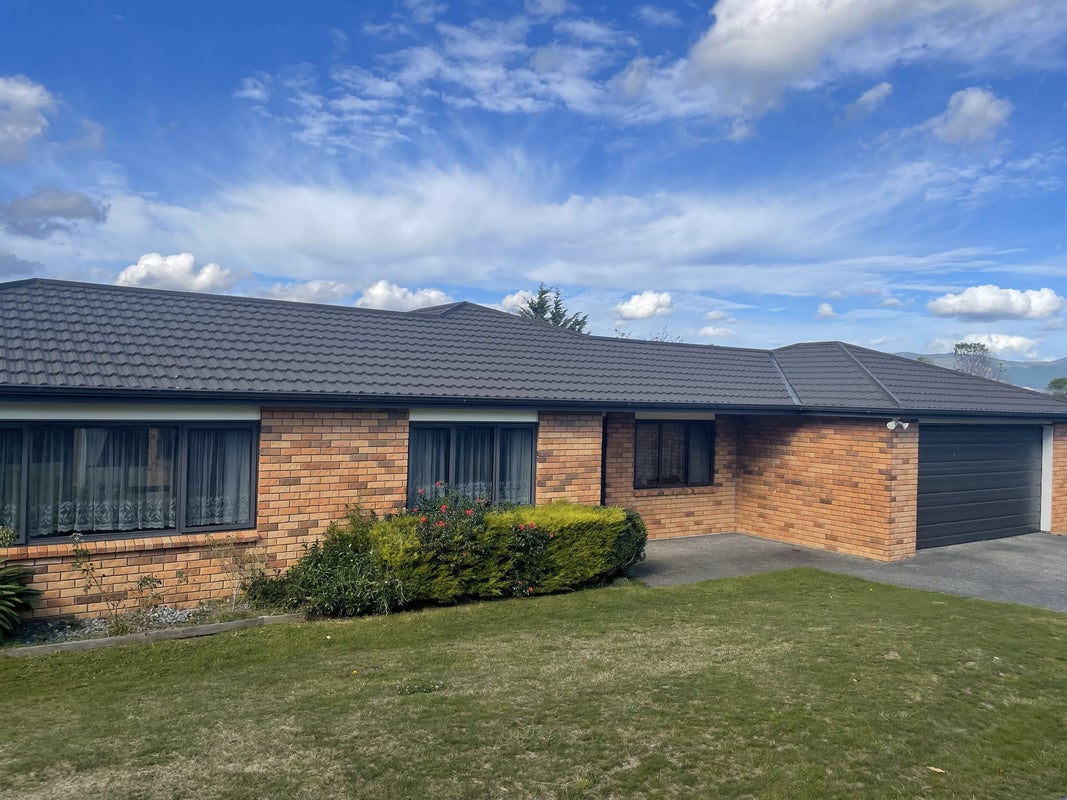 70 Kirton Drive, Riverstone Terraces, Upper Hutt - Carousel 1