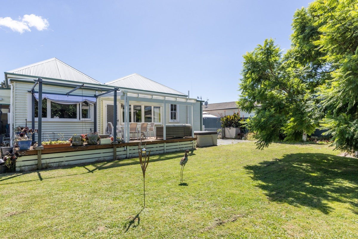 24 Latham Street, Napier South, Napier - Carousel 21