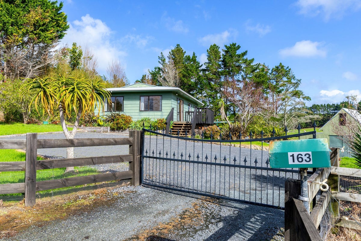 163 Garbolino Road, Kaiwaka - Carousel 1