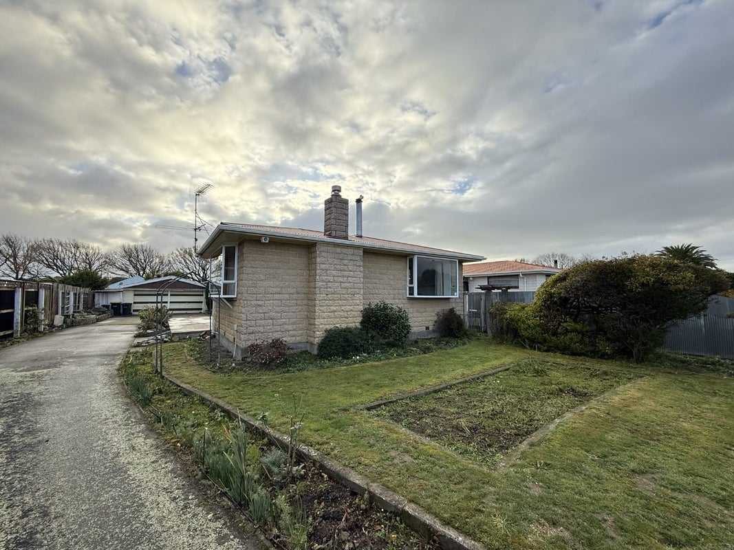 40 Frensham Crescent, Woolston, Christchurch - Carousel 1