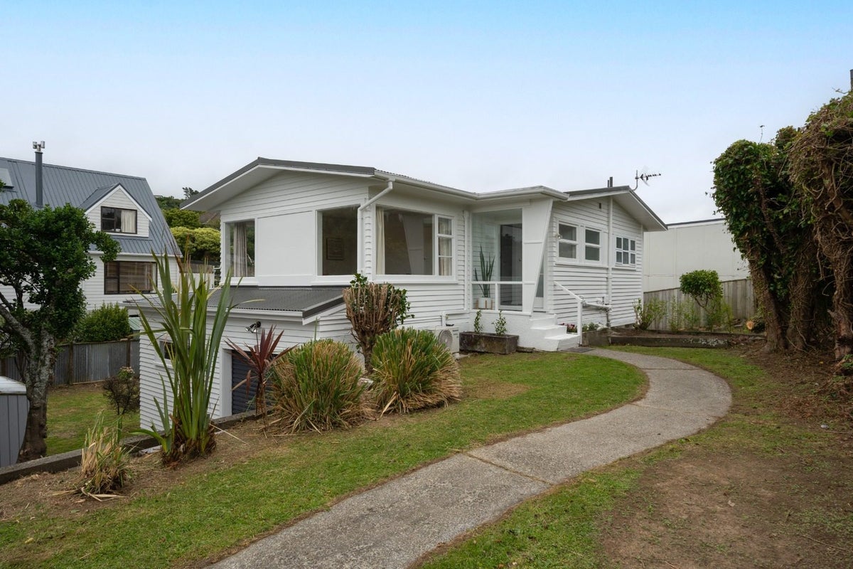 2 Ironside Road, Johnsonville, Wellington - Carousel 1