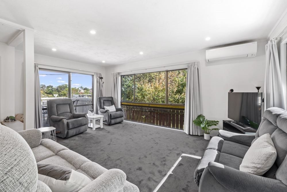 859 Beach Road, Waiake, Auckland - Carousel 2