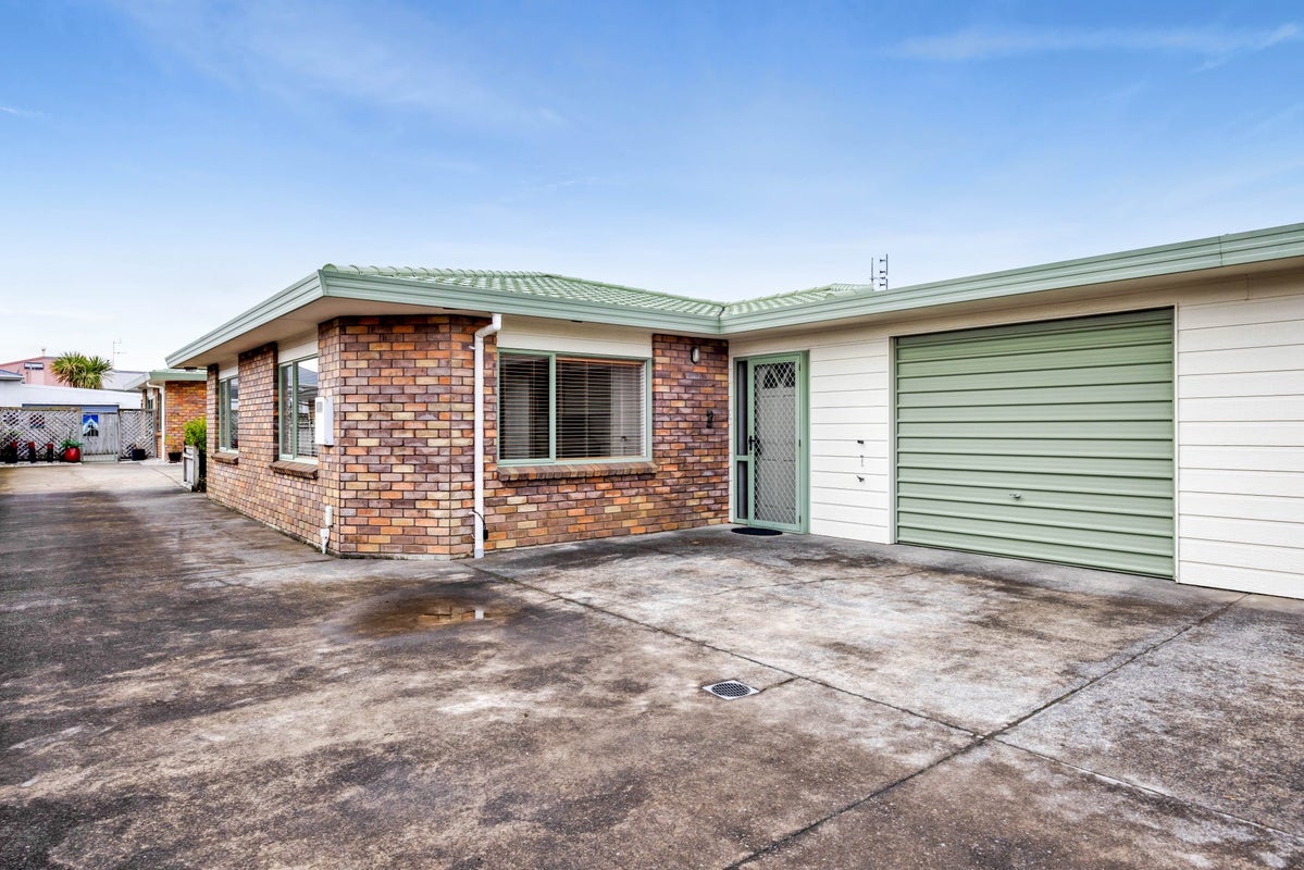 2/219 Mangorei Road, Merrilands, New Plymouth - Carousel 1