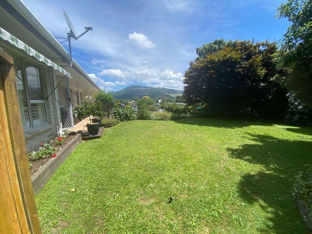 3B Leo Place, Kawaha Point, Rotorua - Carousel 2