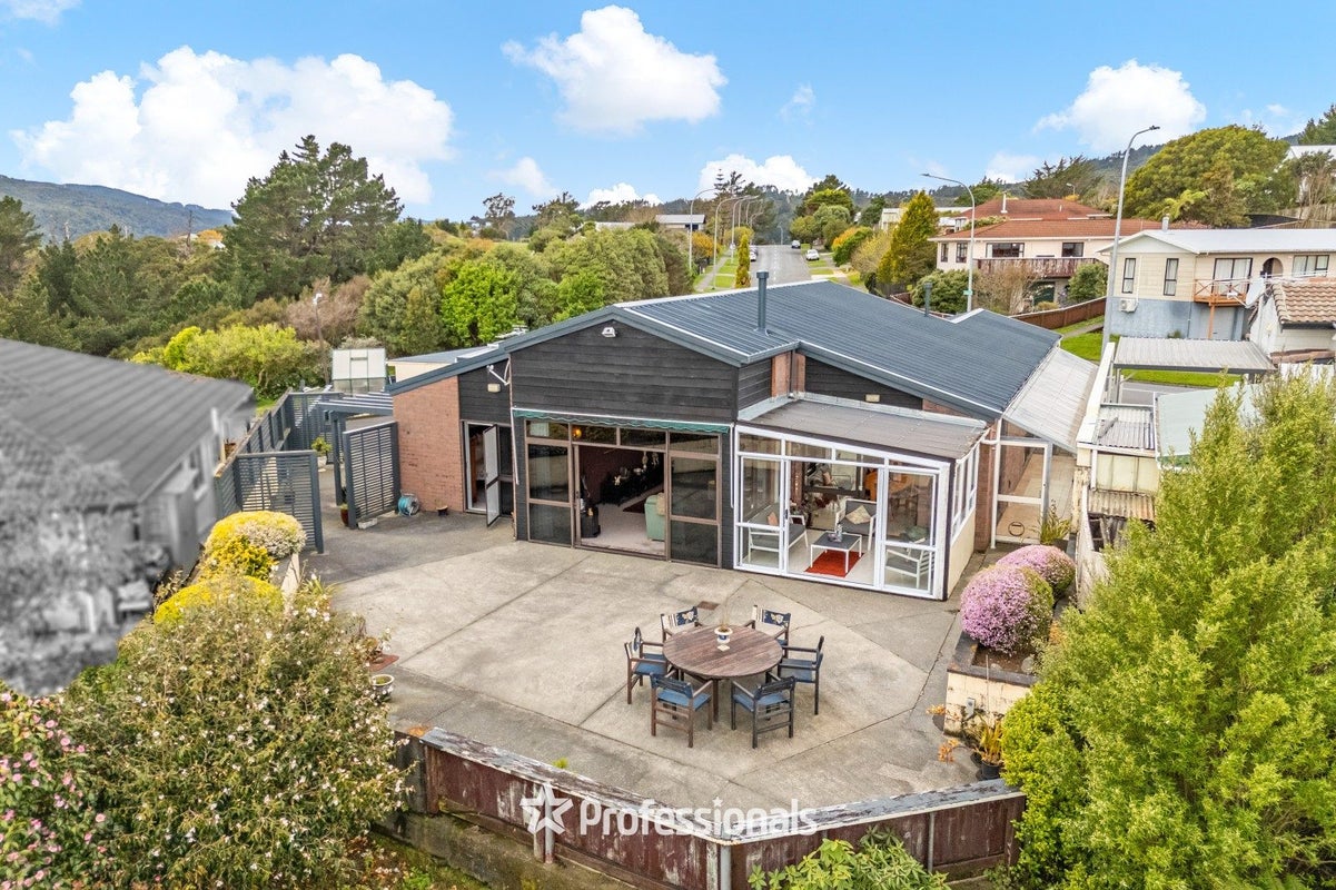 1 Aldersgate Grove, Stokes Valley, Lower Hutt - Carousel 2