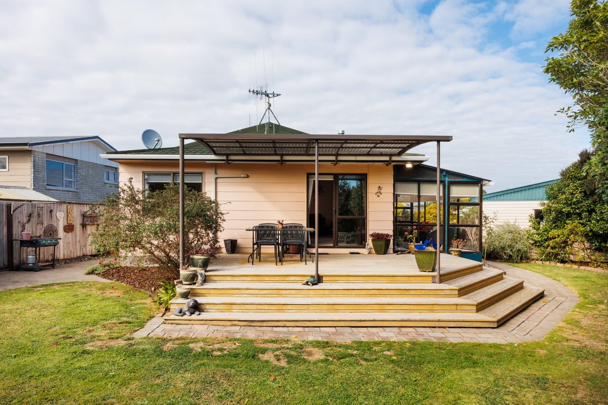 3 Waltham Court, Cloverlea, Palmerston North - Carousel 2