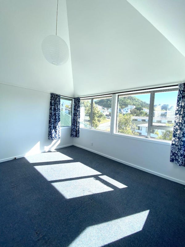 126 Akaroa Drive, Maupuia, Wellington - Carousel 1